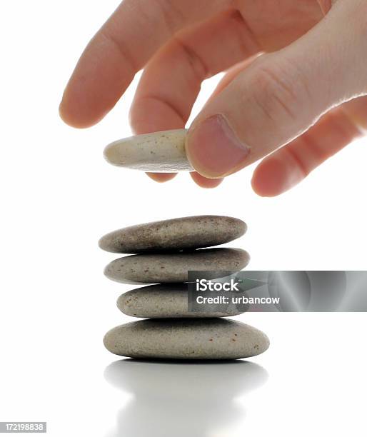 Uno Más Foto de stock y más banco de imágenes de Equilibrio - Equilibrio, Piedra - Roca, Alto - Descripción física