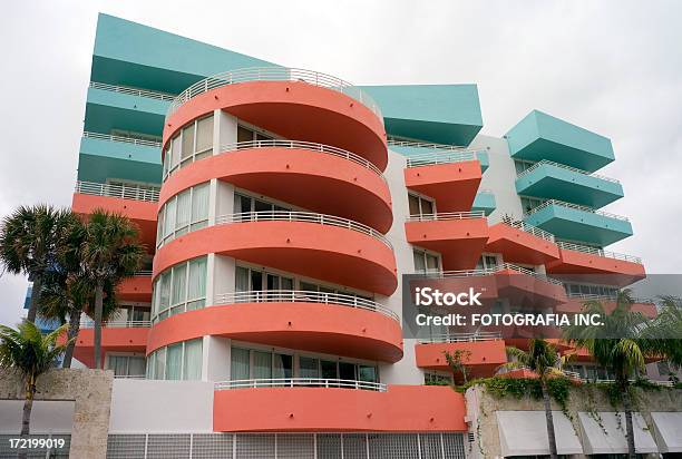 Ocean Drive Condominio Foto de stock y más banco de imágenes de Panorama urbano - Panorama urbano, Playa de Miami, Afilado