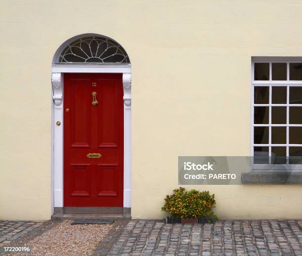 Red Door - Fotografie stock e altre immagini di Ingresso principale - Ingresso principale, Campanello, Casa