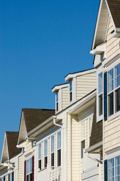 istock Row of townhouses 172200627