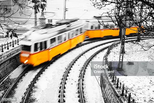 Eléctrico Amarelo - Fotografias de stock e mais imagens de Amarelo - Amarelo, Bandeira da União Europeia, Beleza