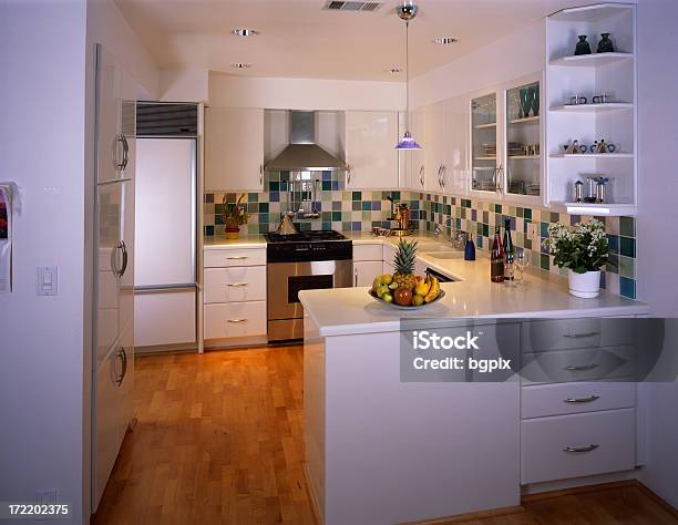 小型のモダンなキッチン - キッチンのストックフォトや画像を多数ご用意 - キッチン, キャビネット, 塗料