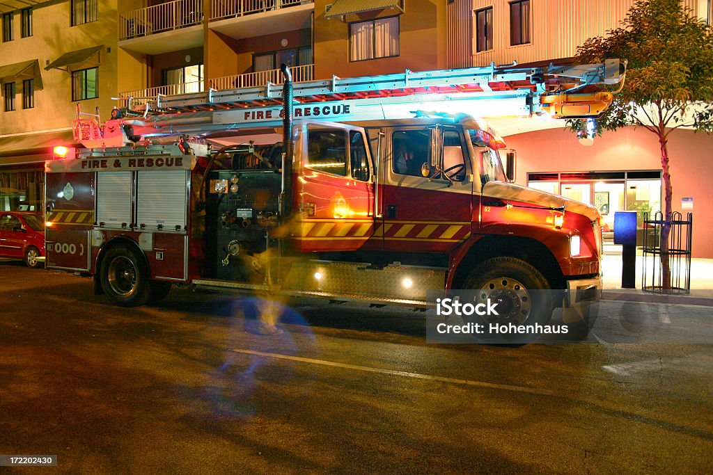 Scena di fuoco soccorso - Foto stock royalty-free di Esterno di un edificio