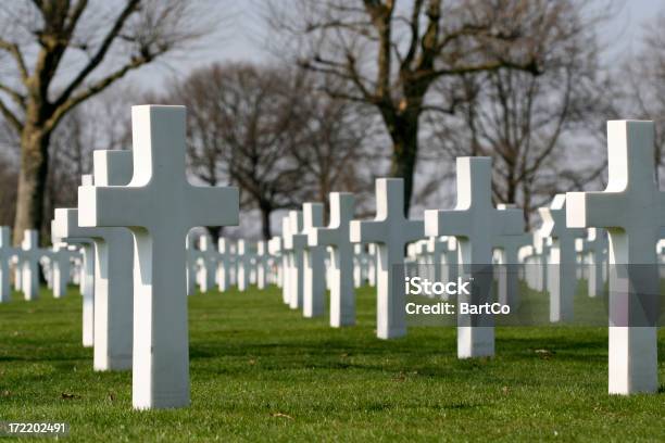 Cimitero - Fotografie stock e altre immagini di Anno 1945 - Anno 1945, Autodifesa, Autunno