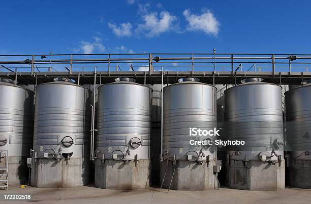 Vinho Fermentors Califórnia - Fotografias de stock e mais imagens de Agricultura - Agricultura, Ao Ar Livre, Aço Inoxidável