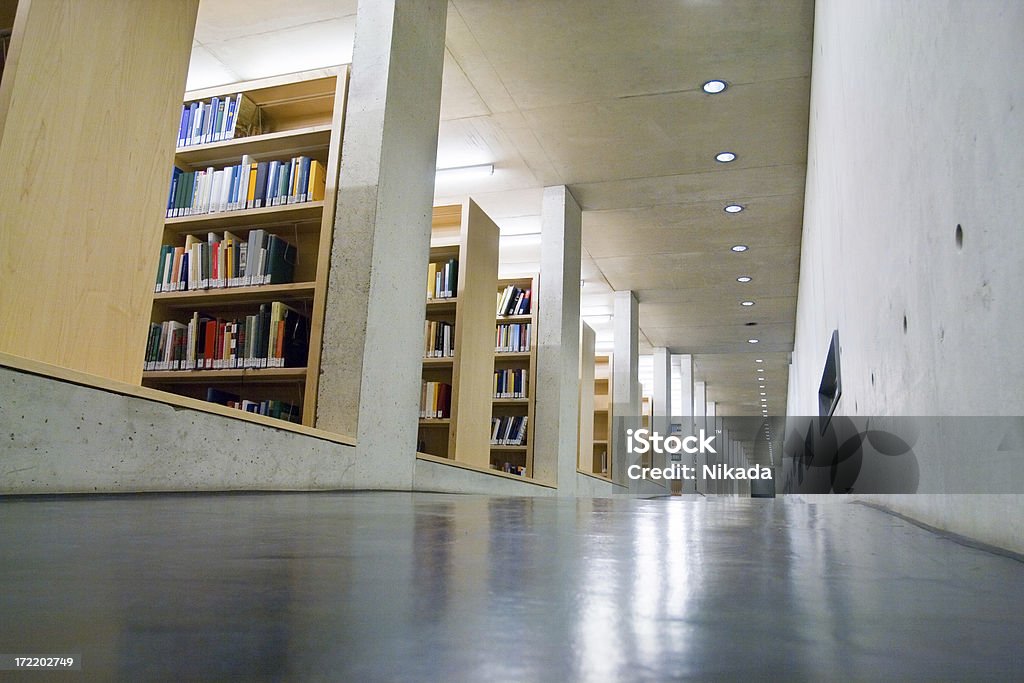 Moderne et bibliothèque - Photo de Bibliothèque libre de droits