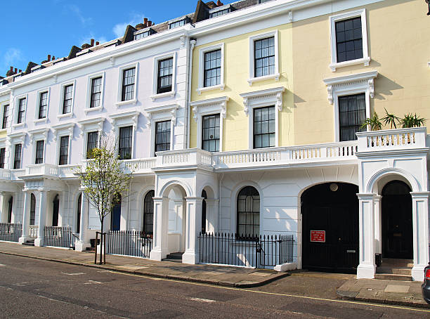 kensington offre appartamenti - london england sash window house georgian style foto e immagini stock