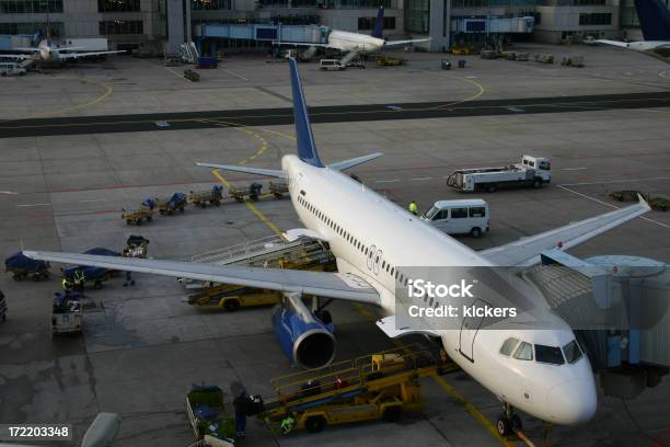 Flugzeug Vollgepackt Und An Bord Stockfoto und mehr Bilder von Abschied - Abschied, An Bord, Ankunft