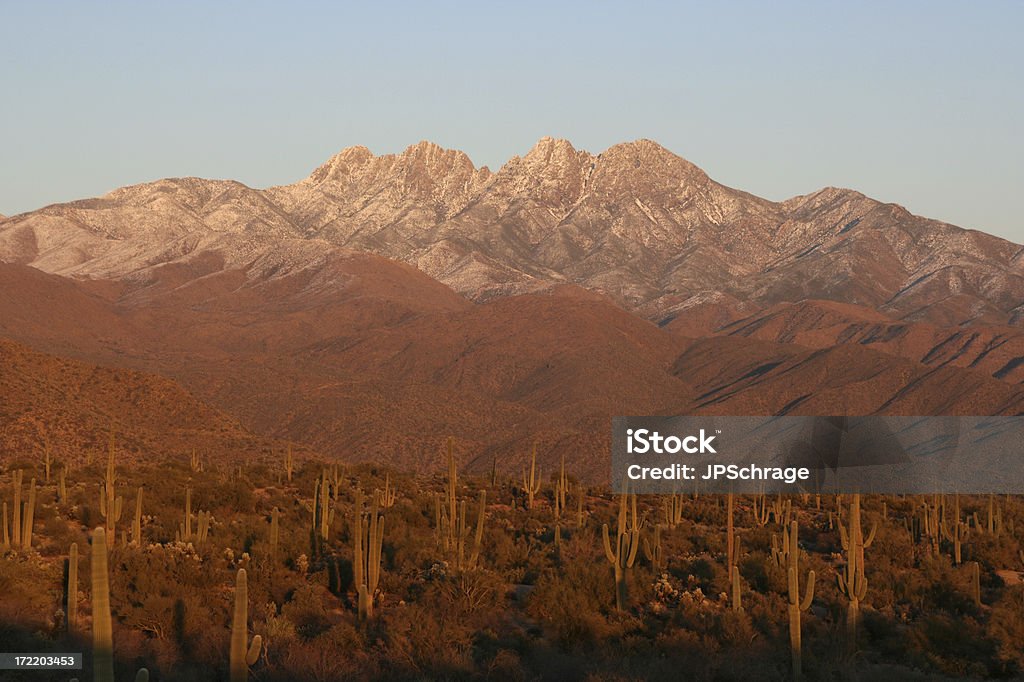 Quatro picos de montanha no pôr do sol - Royalty-free Pico da montanha Foto de stock