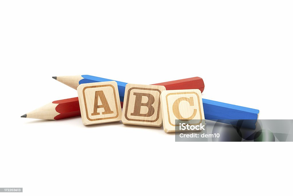 鉛筆、木製のアルファベットブロック - おもちゃのロイヤリティフリーストックフォト
