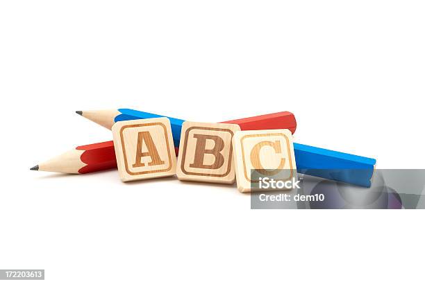 Ołówki Z Drewnianymi Alfabet Bloki - zdjęcia stockowe i więcej obrazów Alfabet - Alfabet, Białe tło, Drewno - Tworzywo