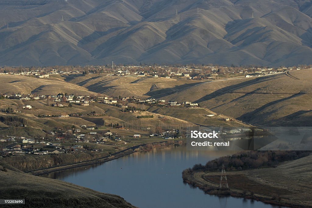 Hogares a lo largo del río snake - Foto de stock de Río Snake libre de derechos