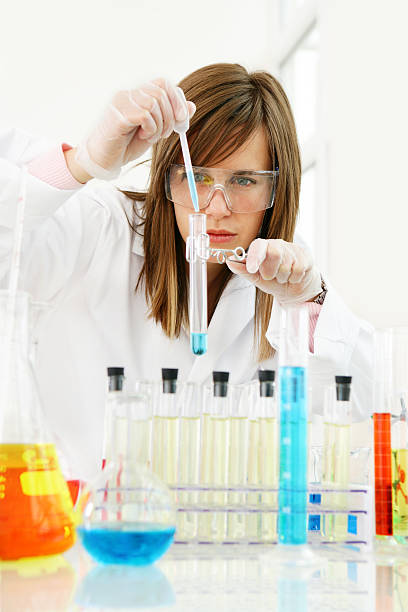 istock Researcher working with chemicals 172203717