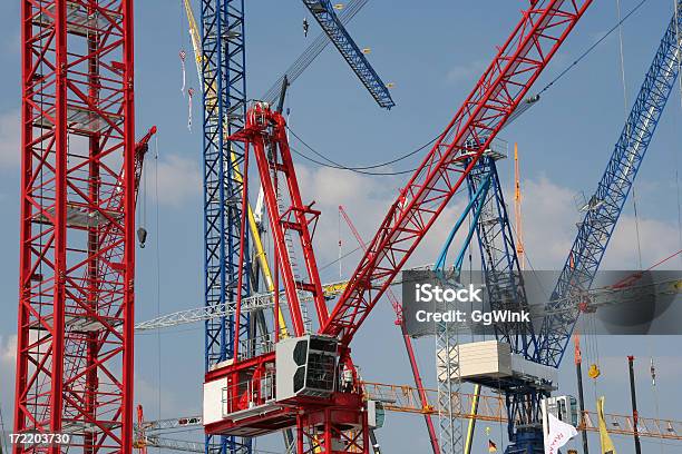 Kranwald Stockfoto und mehr Bilder von Arbeiten - Arbeiten, Arbeiter, Ausrüstung und Geräte