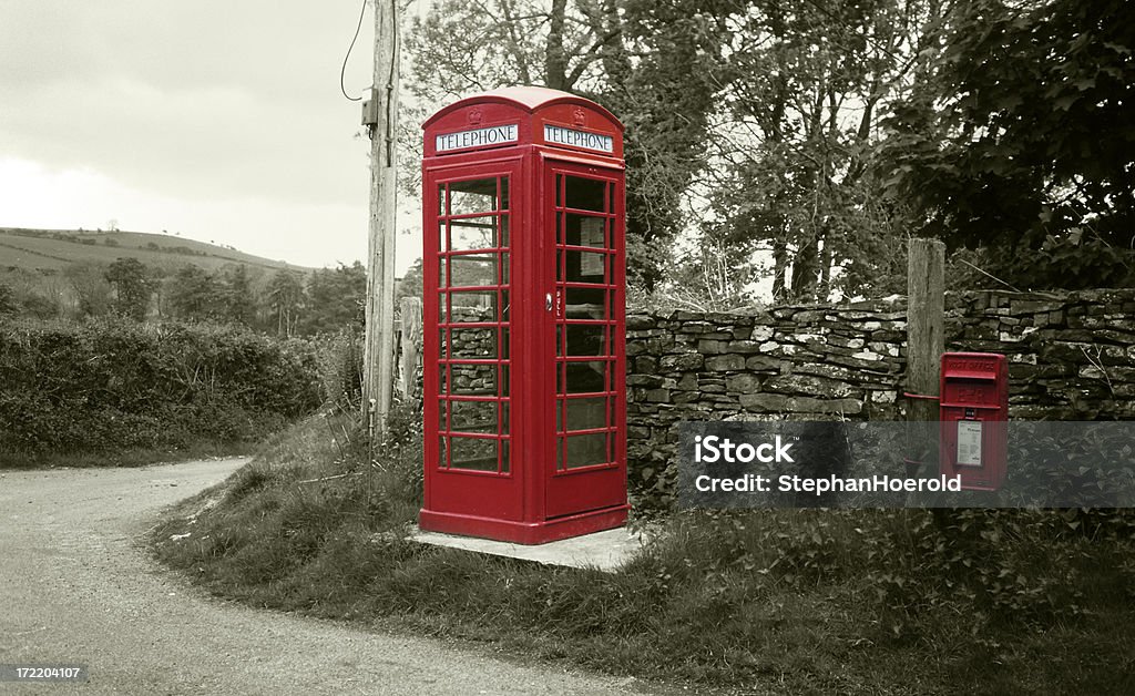 Cabina de teléfono roja - Foto de stock de Aumento digital libre de derechos