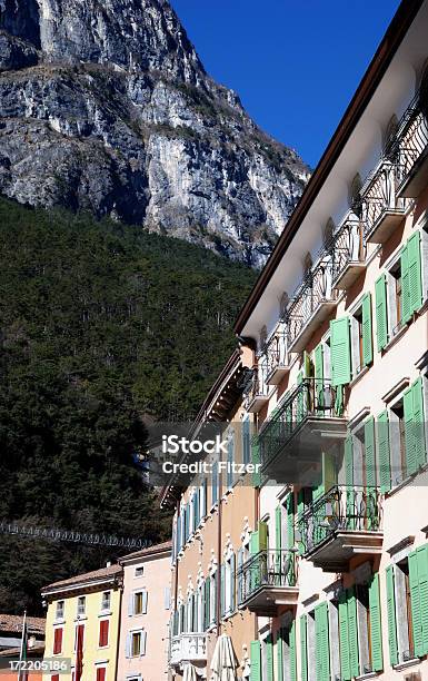 Domy W Riva - zdjęcia stockowe i więcej obrazów Architektura - Architektura, Balkon, Bez ludzi