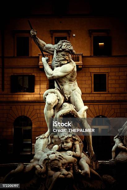 Dettaglio Della Fontana Del Nettunoroma - Fotografie stock e altre immagini di Angelo - Angelo, Antico - Vecchio stile, Architettura