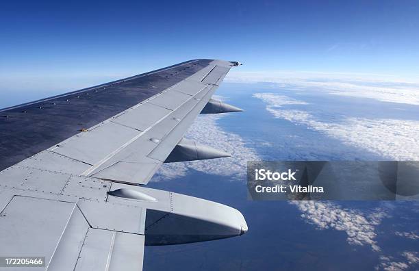 Летать Выше Облаков — стоковые фотографии и другие картинки Небо - Небо, Авиационное крыло, Бизнес