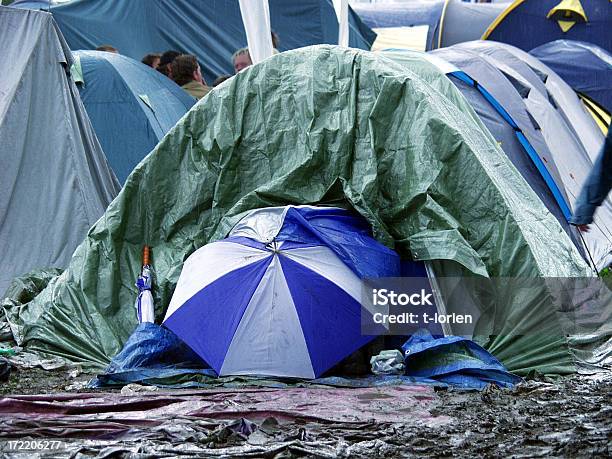 Foto de Festival De Roskilde Chuva Dor e mais fotos de stock de Festival de Música - Festival de Música, Chuva, Tenda