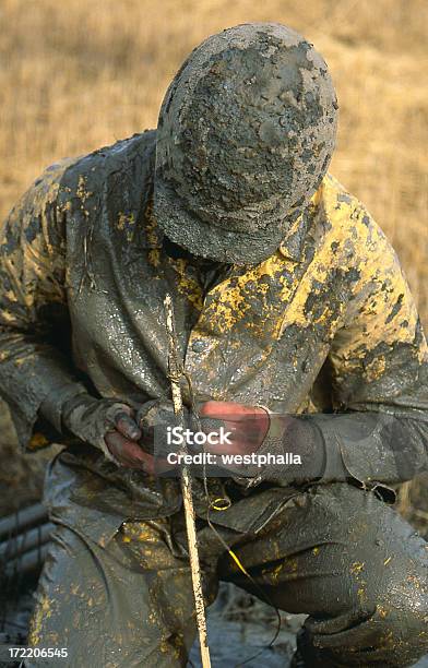 Sismiche Crewman - Fotografie stock e altre immagini di Fango - Fango, Macchiato, Adulto