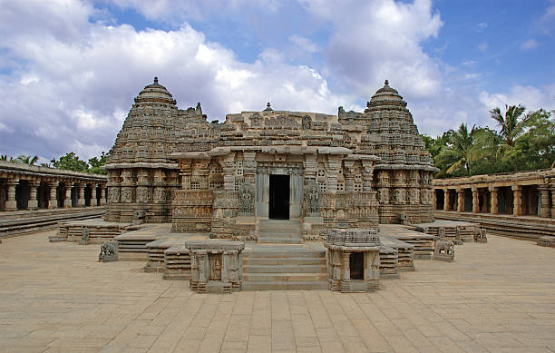 istock Architecture : India Keshava Somnathpur Temple 172206773