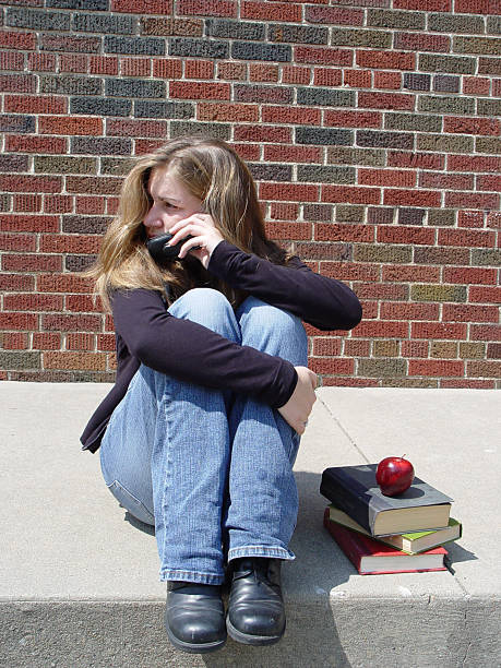 istock teen and cell 3/3 172207383