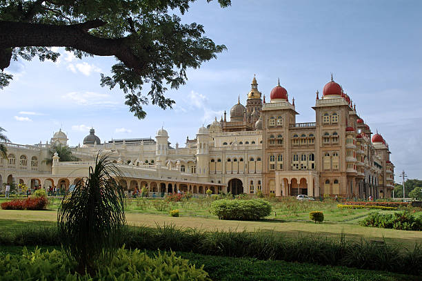 arquitectura: india amba de vilas palacio del maharajá - mysore fotografías e imágenes de stock