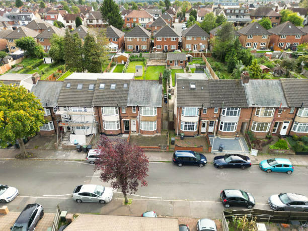 istock High Angle View of Luton City's Residentials 1722077204