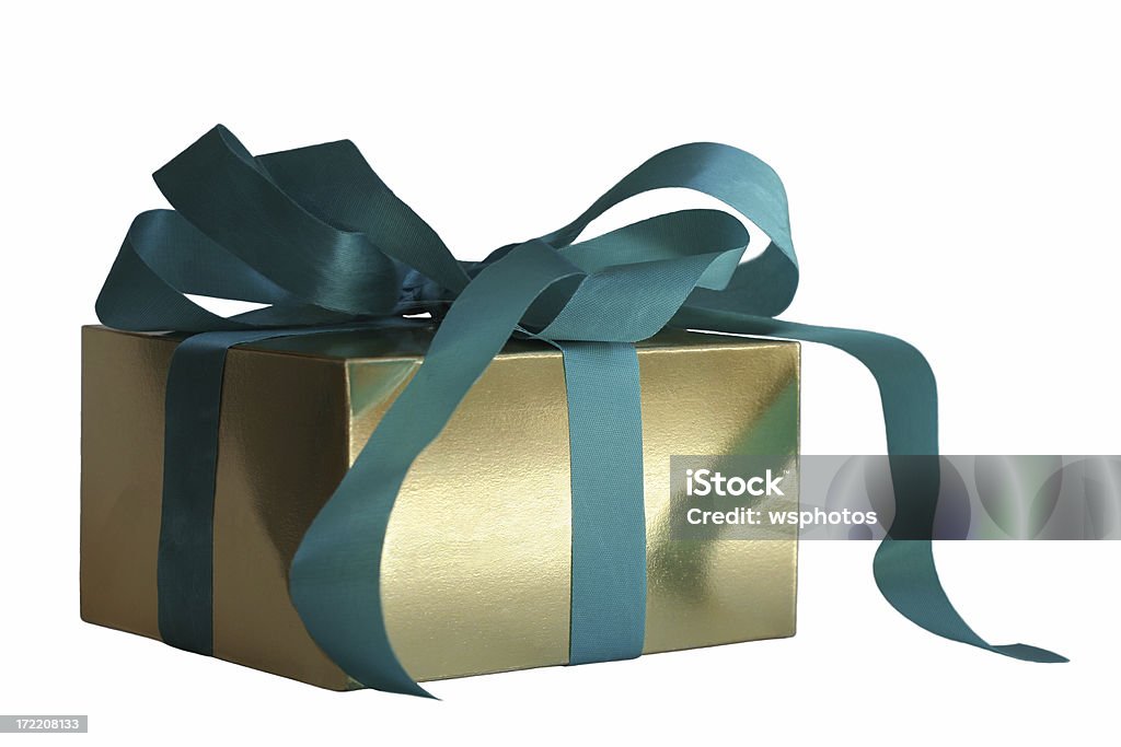 Oro caja de regalo aislado - Foto de stock de Azul libre de derechos