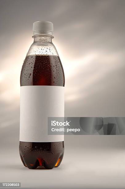 Cola De Botella Foto de stock y más banco de imágenes de Botella de gaseosa - Botella de gaseosa, Frío, Condensación