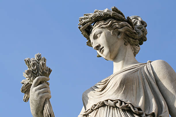 neo-classical skulptur an der piazza del popolo in rom, italien - ancient rome fotos stock-fotos und bilder