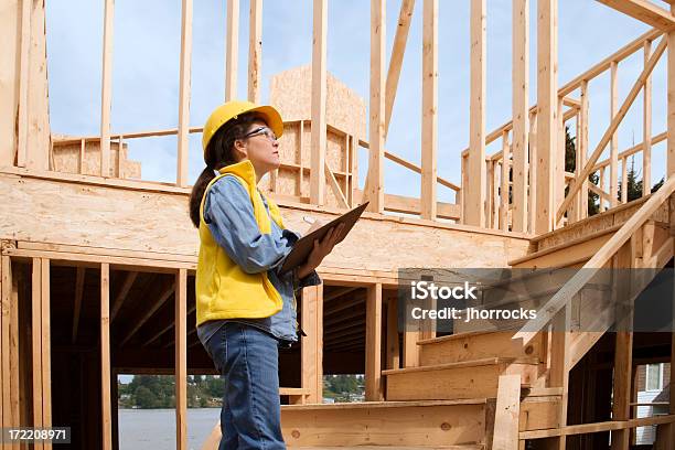 建設現場検査担当者 - 内階段のストックフォトや画像を多数ご用意 - 内階段, 木製, 段