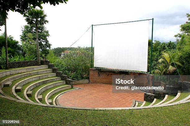 Amphitheater Stockfoto und mehr Bilder von Projektionswand - Projektionswand, Stadion, Niemand