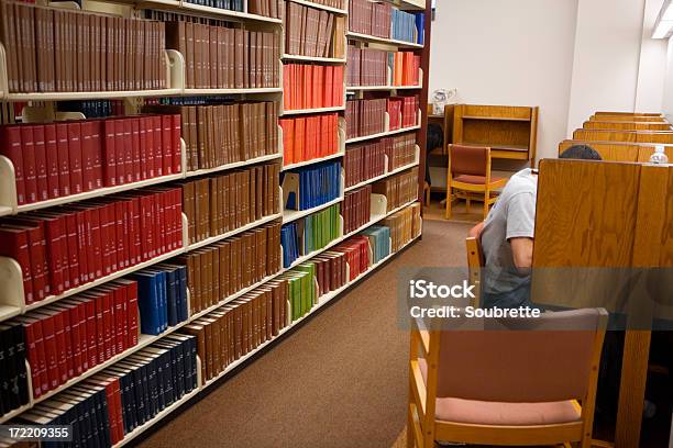 Foto de Biblioteca Universitária e mais fotos de stock de Aprender - Aprender, Biblioteca, Educação