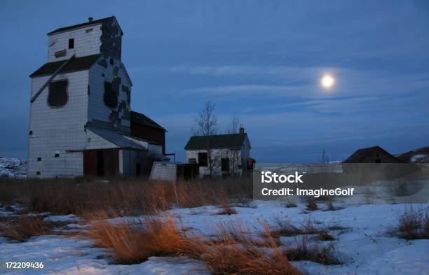 Dimenticato Prairie Città - Fotografie stock e altre immagini di Convogliatore per cereali - Convogliatore per cereali, Inverno, Abbandonato