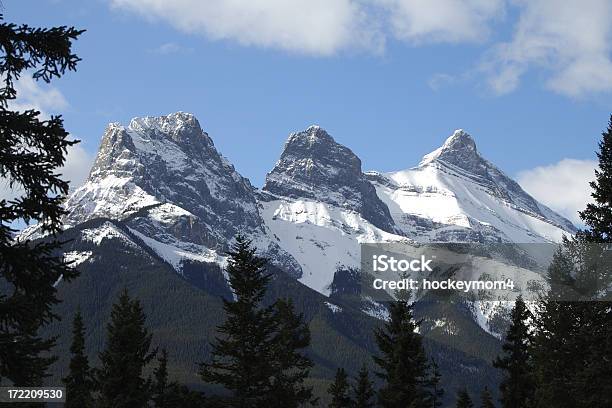 Photo libre de droit de Canmore Trois Soeurs banque d'images et plus d'images libres de droit de Canmore - Canmore, Chaîne des Trois Soeurs, Montagne