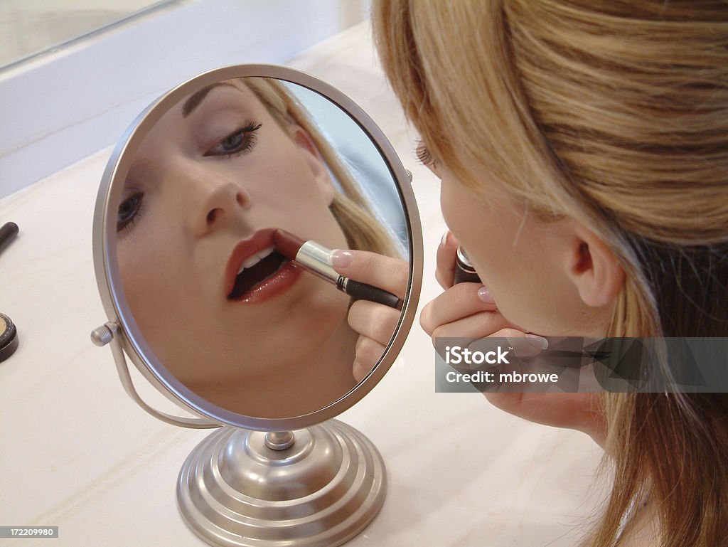 뷰티 일상적인 - 로열티 프리 거울 스톡 사진