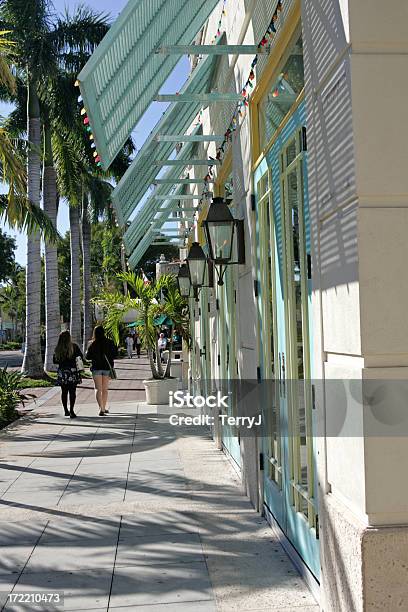 Shopping Sulla 5th - Fotografie stock e altre immagini di Naples - Florida - Naples - Florida, 5th Avenue, Fare spese