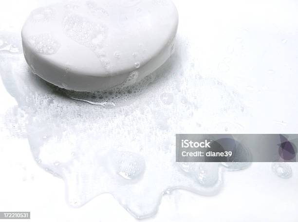 Seife Und Wasser Stockfoto und mehr Bilder von Schaum - Schaum, Seifenstück, Weiß