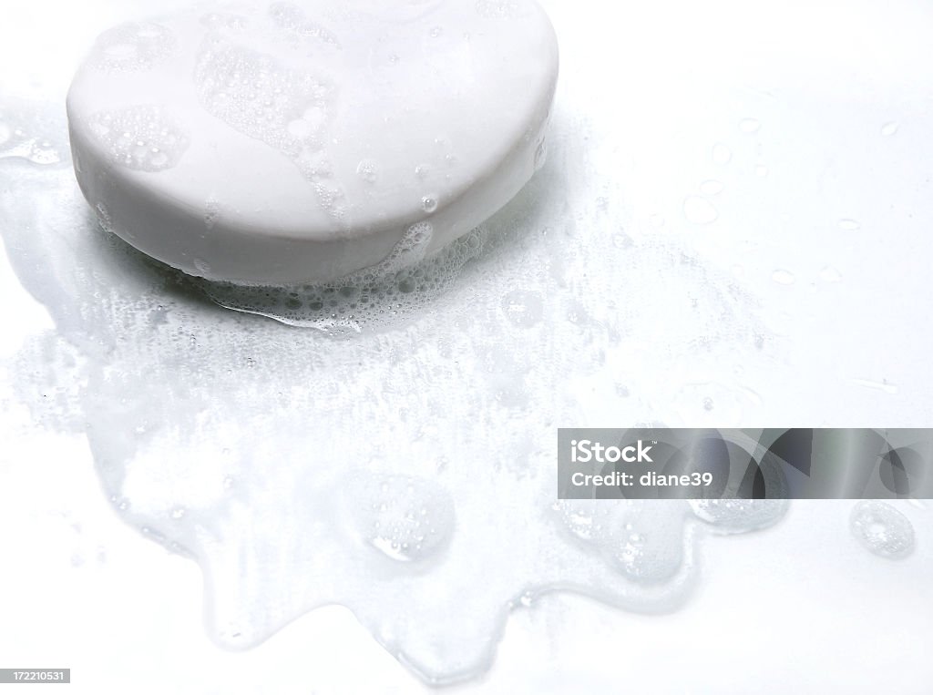 De l'eau et du savon - Photo de Mousse de savon libre de droits
