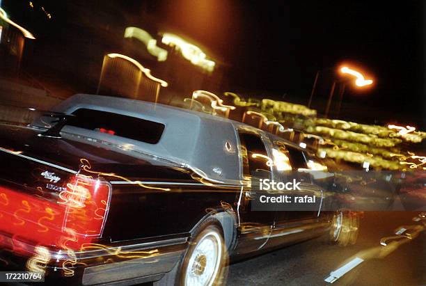 Foto de Limusine Noite Out e mais fotos de stock de Festa - Festa, Limousine, Atividades de Fins de Semana