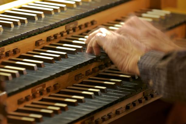 istock Organist in Action 2 172210787