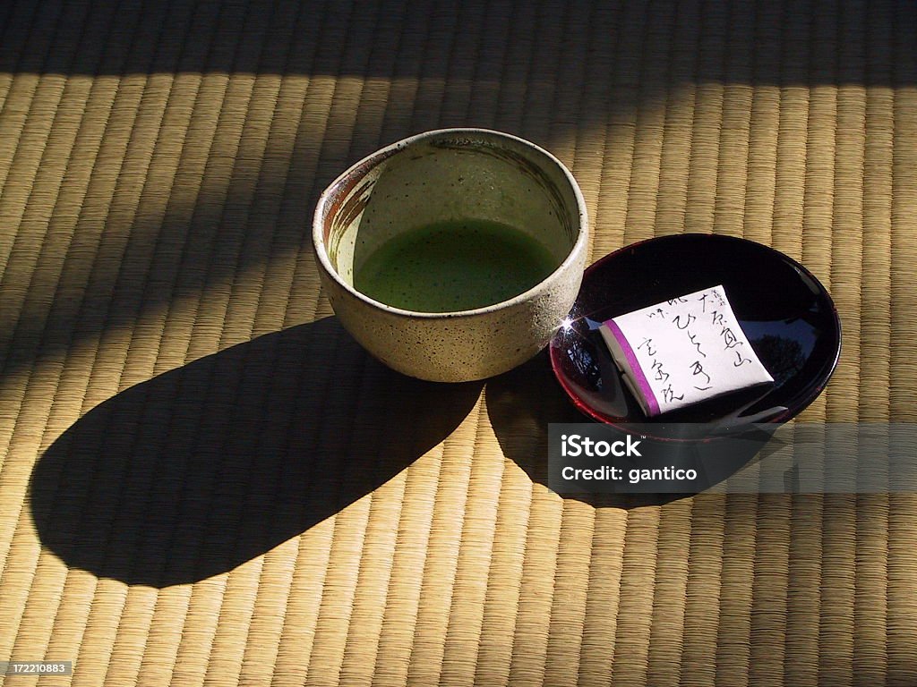 Zielona herbata w Puchar z przekąskami tradycyjnych - Zbiór zdjęć royalty-free (Bez ludzi)