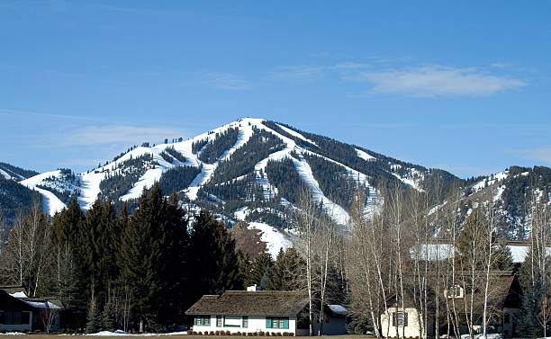 mountain2 de ski sun valley - sun valley idaho photos et images de collection