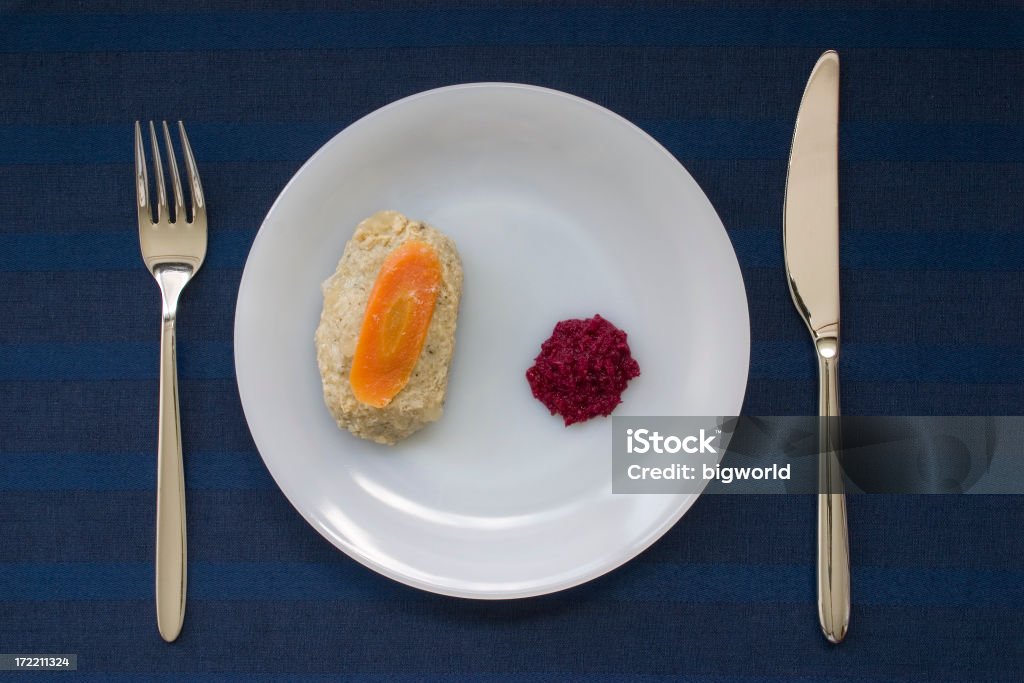 Gefilte peixe com raiz-forte - Foto de stock de Refeições royalty-free