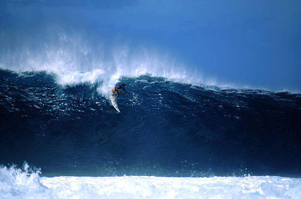 istock Surfer dropping in at big Pipeline, Hawaii 172211327