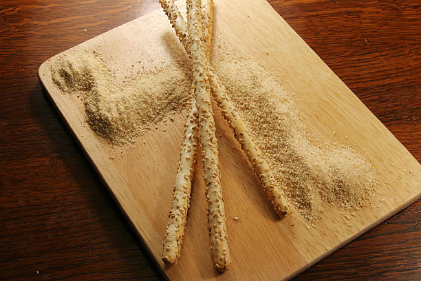 breadsticks & migalhas - fotografia de stock