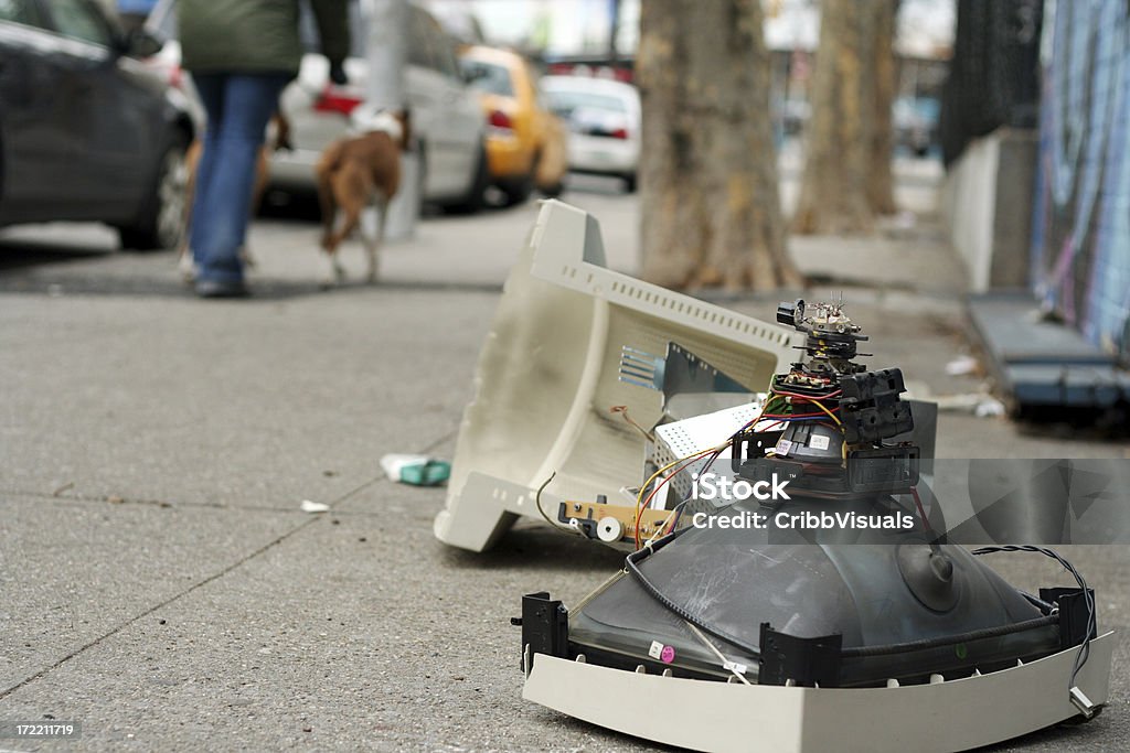 Abandonado tecnologia - Foto de stock de Computador royalty-free