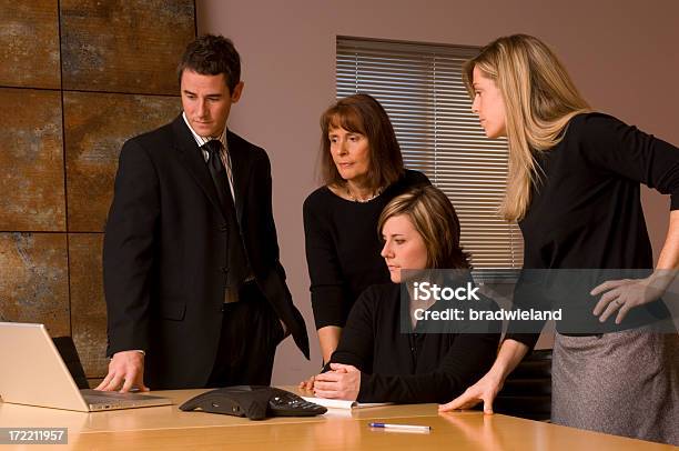 Businessteam Stockfoto und mehr Bilder von Arbeiten - Arbeiten, Arbeitskollege, Arbeitsstätten