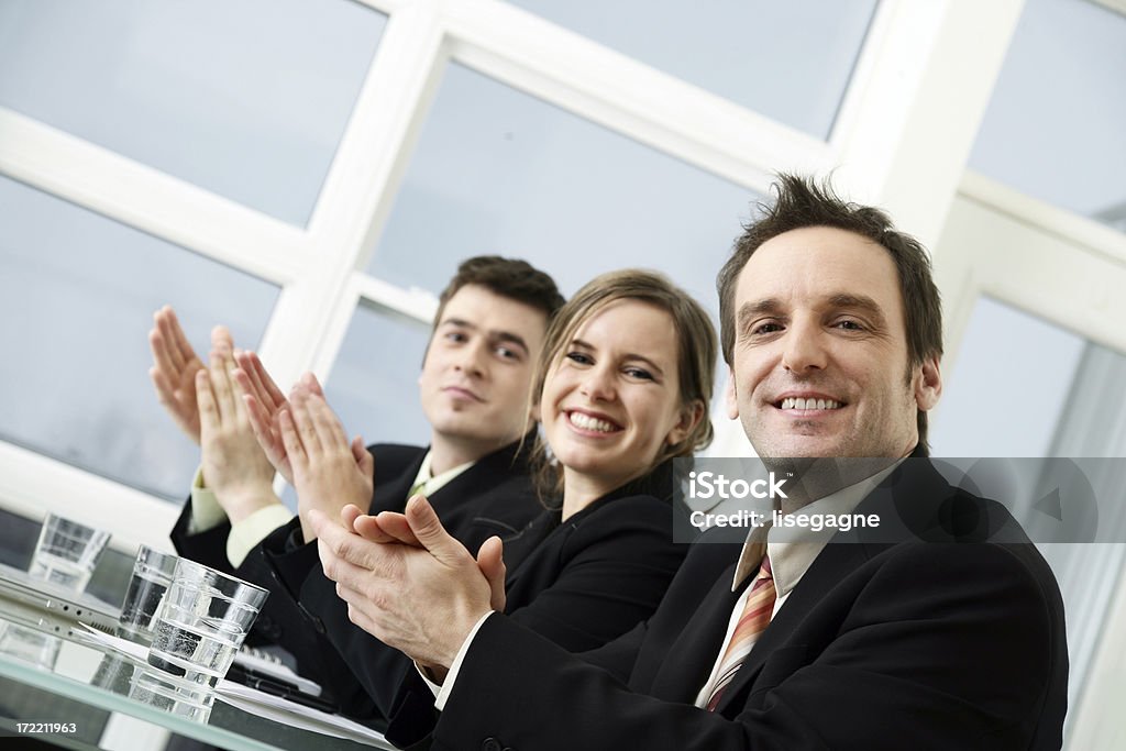 ビジネスの人々拍手喝采 - 3人のロイヤリティフリーストックフォト